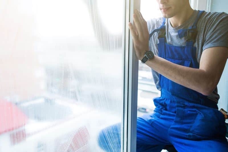 ניקוי חלונות באוסמוזה הפוכה - כנסו להמשך קריאה